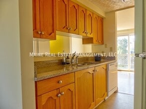 307 Garland St-Unit -2 in Bangor, ME - Building Photo - Building Photo