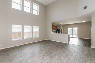 3218 Grand Cane Ln in Rosenberg, TX - Foto de edificio - Building Photo