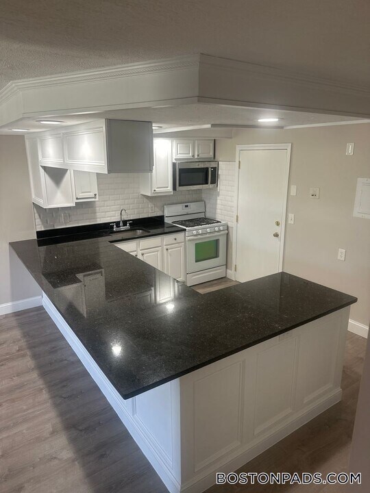 13 Kenmar Dr in Billerica, MA - Building Photo