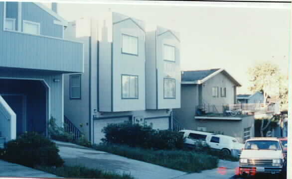 422-424 Lewis Ln in Pacifica, CA - Foto de edificio