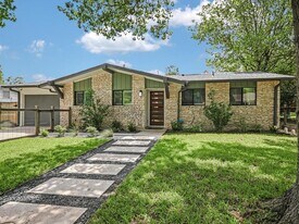 2701 Nottingham Ln in Austin, TX - Building Photo
