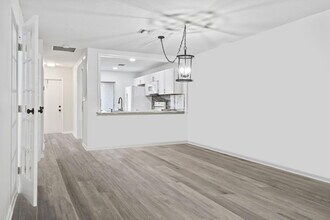 5847 Summerfield Ct in Fort Pierce, FL - Foto de edificio - Building Photo