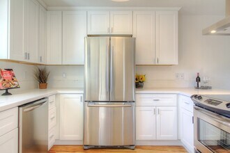 4050 Hoen Ave in Santa Rosa, CA - Building Photo - Building Photo