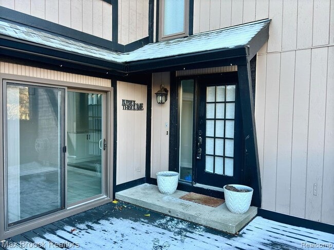 property at 5238 Brett Ct