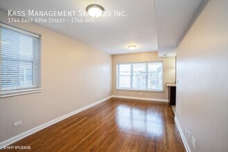 1744 E 69th St in Chicago, IL - Building Photo - Building Photo