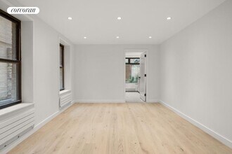 306 E 15th St in New York, NY - Building Photo - Building Photo