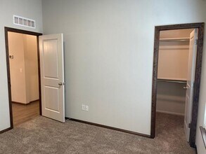 2428 Northcreek Ln in Oklahoma City, OK - Building Photo - Building Photo