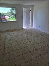 5735 9th St Cir E in Bradenton, FL - Building Photo - Building Photo