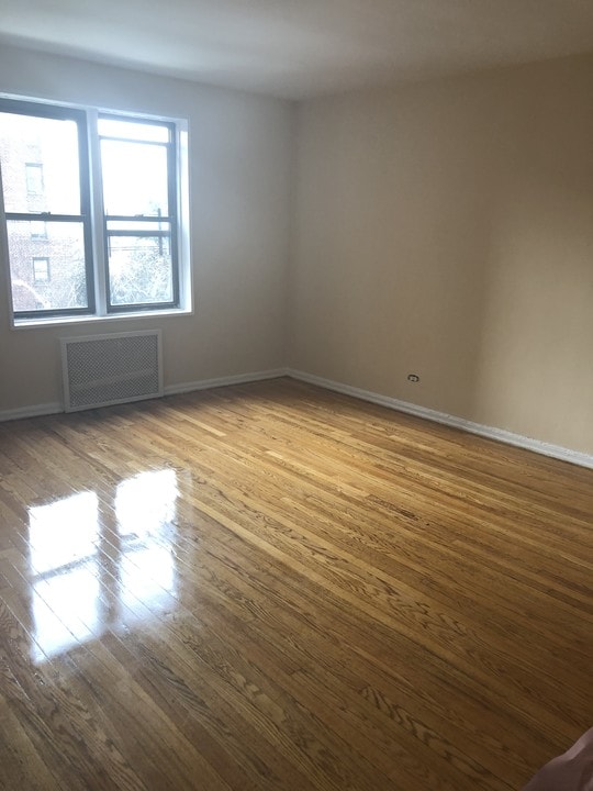 141-35 85th Rd in Queens, NY - Building Photo
