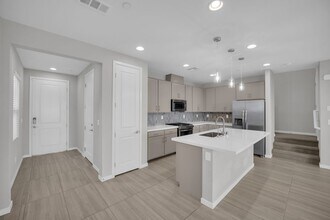 336 McLoughlin St in Las Vegas, NV - Building Photo - Building Photo