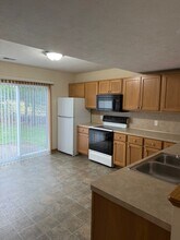 3880 Kenowa Ave SW in Grandville, MI - Building Photo - Building Photo