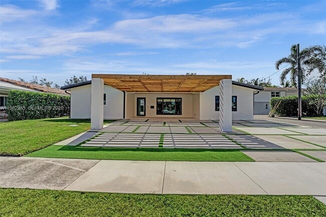 property at 915 NW 7th St