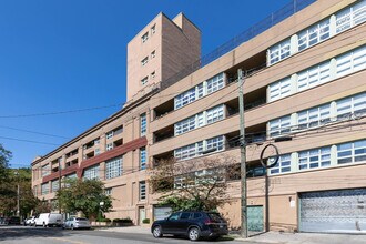 Pistilli Riverview East in Astoria, NY - Building Photo - Building Photo