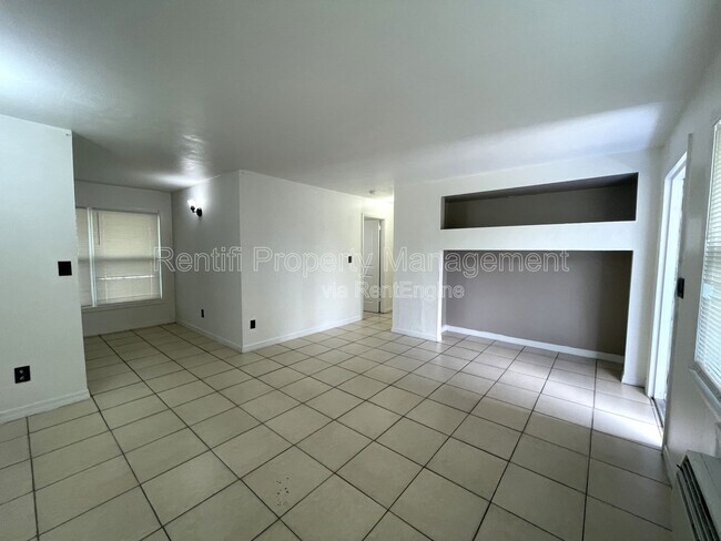 623 Joel Blvd in Lehigh Acres, FL - Building Photo - Building Photo