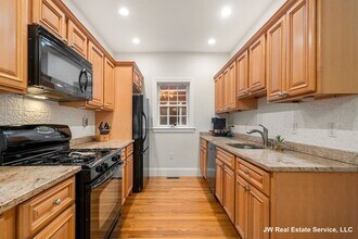6 Oakland St, Unit #1 in Cambridge, MA - Building Photo - Building Photo