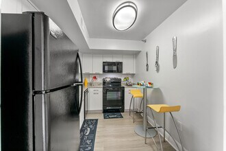 Marina del Mar in Sunny Isles Beach, FL - Building Photo - Building Photo