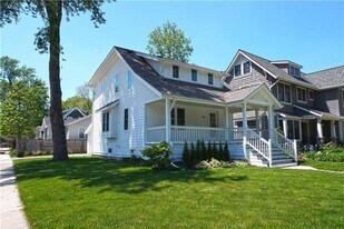 203 Curry Ave in Royal Oak, MI - Building Photo