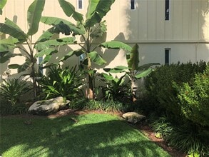 255 Sunrise Dr in Key Biscayne, FL - Building Photo - Building Photo