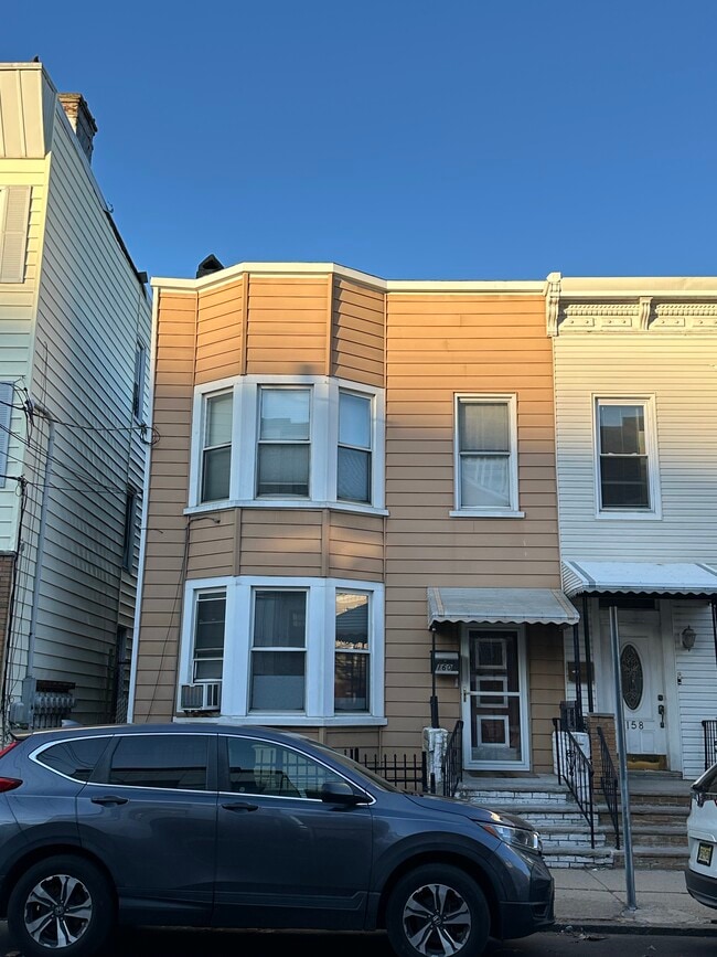 160 Hopkins Ave, Unit 2