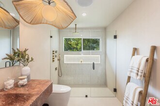 8300 Grand View Dr in Los Angeles, CA - Building Photo - Building Photo