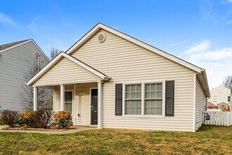 6321 Maravian Dr in Louisville, KY - Building Photo - Building Photo