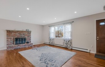 944 Victor St in Bridgewater, NJ - Foto de edificio - Building Photo