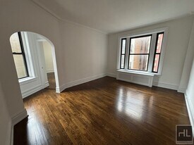 WEST 72 STREET in New York, NY - Building Photo