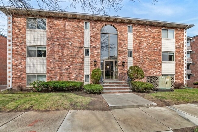 286 Main St, Unit #305