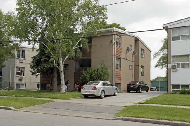 65 Talara Dr in Toronto, ON - Building Photo - Primary Photo