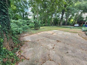 2431 N Decatur Rd in Decatur, GA - Building Photo - Building Photo