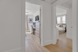 21 Bradlee Rd in Medford, MA - Foto de edificio - Building Photo