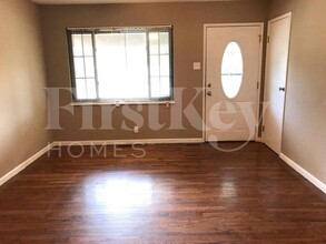 2274 Northern Lmts in Florissant, MO - Building Photo - Building Photo
