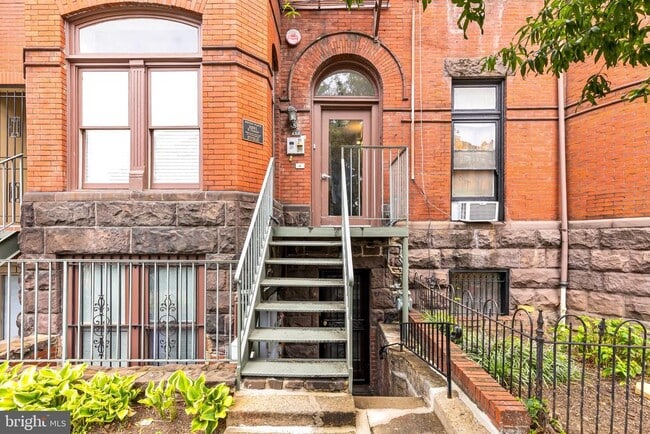 2201 K St NW in Washington, DC - Building Photo - Building Photo