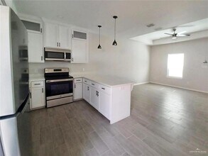1630 Playa Dr, Unit 2 in Weslaco, TX - Building Photo - Building Photo