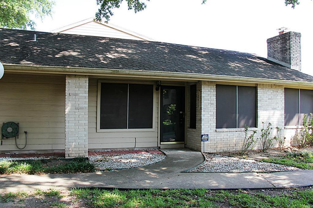 12417 S Dairy Ashford Rd in Houston, TX - Building Photo