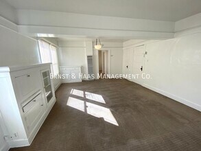 317 1/2 Temple Ave in Long Beach, CA - Building Photo - Building Photo