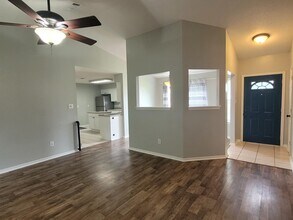 9573 Brentwood Blvd in Navarre, FL - Building Photo - Building Photo