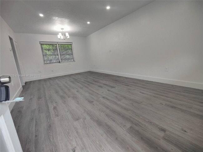 2165 Bay Dr, Unit 18 in Miami Beach, FL - Building Photo - Building Photo