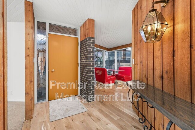5905 E Maplewood Ave in Centennial, CO - Building Photo - Building Photo
