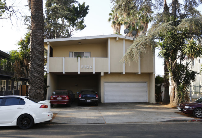 5836 Carlton Way in Los Angeles, CA - Building Photo - Building Photo