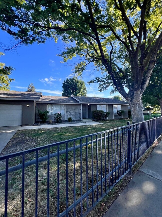2029 Lancey Dr in Modesto, CA - Building Photo - Building Photo