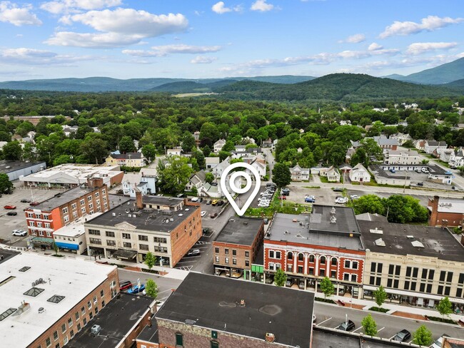 39 Pleasant St in Claremont, NH - Building Photo - Building Photo