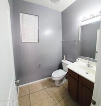 587 S Buena Vista Ct in Gilbert, AZ - Building Photo - Building Photo