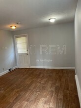 2876 Hudson Dr in Cuyahoga Falls, OH - Building Photo - Building Photo