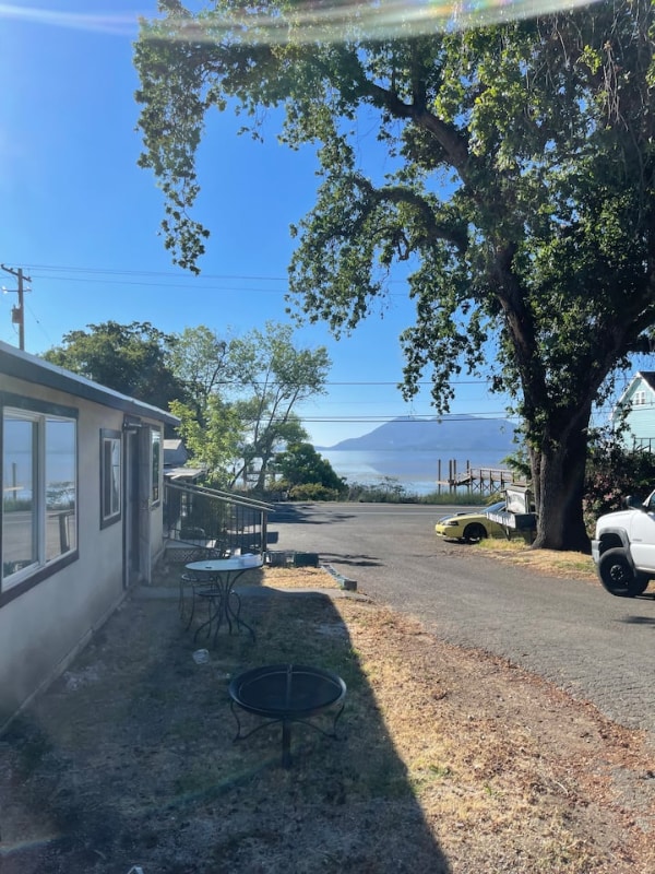 3345 Lakeshore Blvd, Unit 8