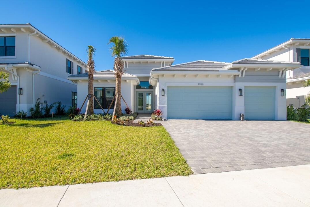 9949 Migration Pt in Palm Beach Gardens, FL - Building Photo