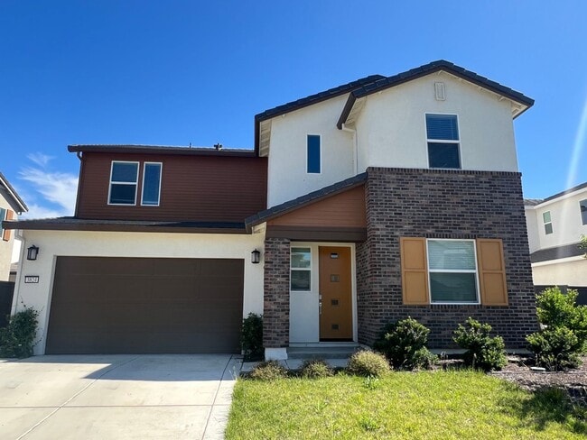 property at 3824 Quinones Ave