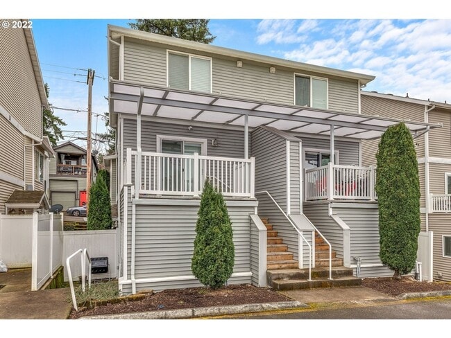 property at 11865 SE Pine St