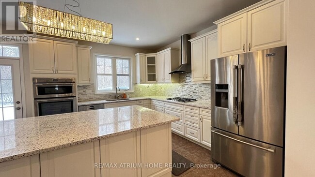 2 Forest Grove Ln in Kitchener, ON - Building Photo - Building Photo