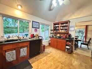 16565 SW Greenland Dr in Portland, OR - Building Photo - Building Photo